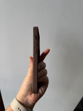 Funda Guess iPhone 14 Pro Marrón