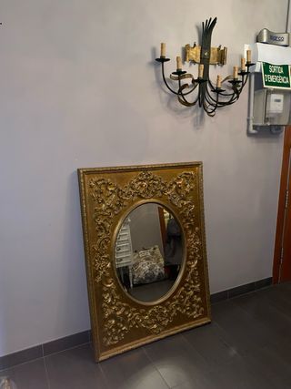 Candelabro antiguo metal negro y dorado