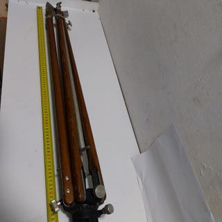 Trípode extensible madera y metal