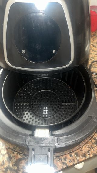 Freidora de aire negra Marca koenic