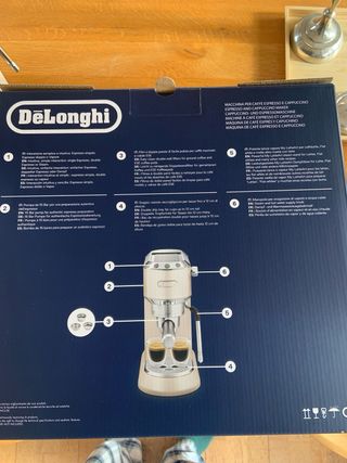 Cafetera Delonghi Dedica