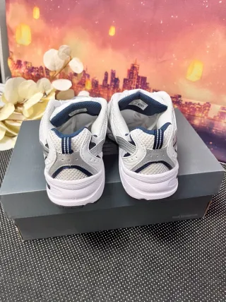 New     Balance    530     Talla 41.5 Plata/Blanco