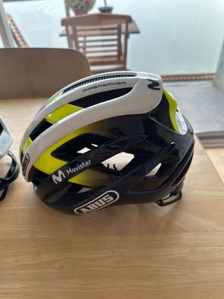Casco Abus Airbreaker Movistar Team