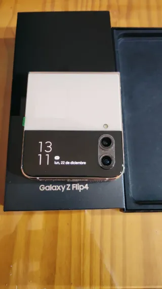 Samsung Z Flip 4 Rose Gold, nuovo