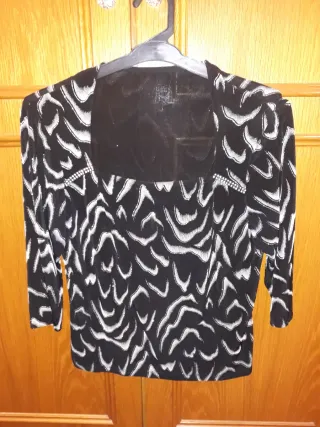 Blusa fiesta negra y blanca