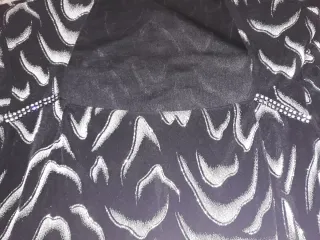 Blusa fiesta negra y blanca