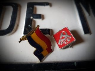 Antiguas insignias Partido Comunista y República