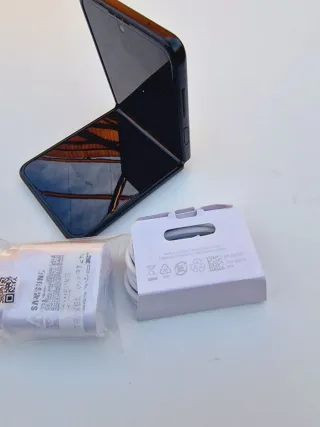Galaxy Z Flip3 5G, 256gb.