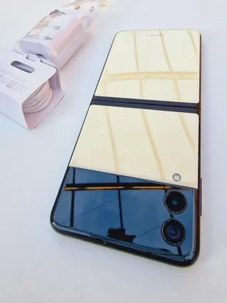 Galaxy Z Flip3 5G, 256gb.