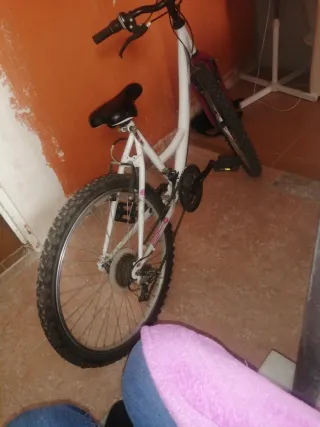 Bicicleta de montaña para chica marca decathon