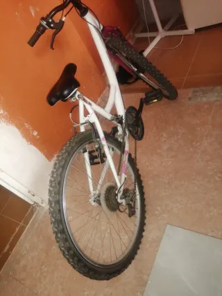 Bicicleta de montaña para chica marca decathon