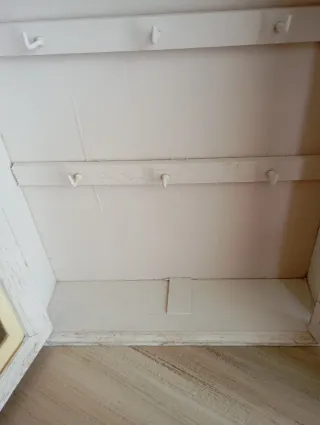 Portallaves de madera con puertas vintage