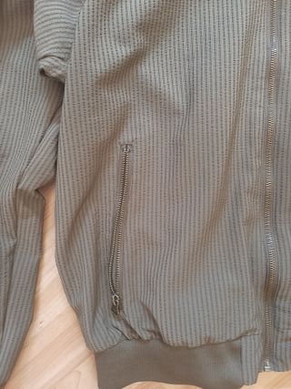 Chaqueta Bomber Verde Pull and Bear