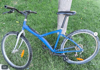 Bicicleta B'twin azul paseo ciudad