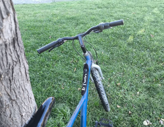 Bicicleta B'twin azul paseo ciudad