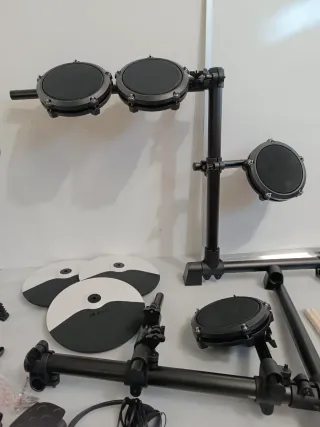 ///Batería alesis debut kit /// W31Y1111