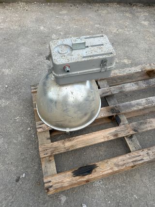 8 Campanas luz industrial metálica