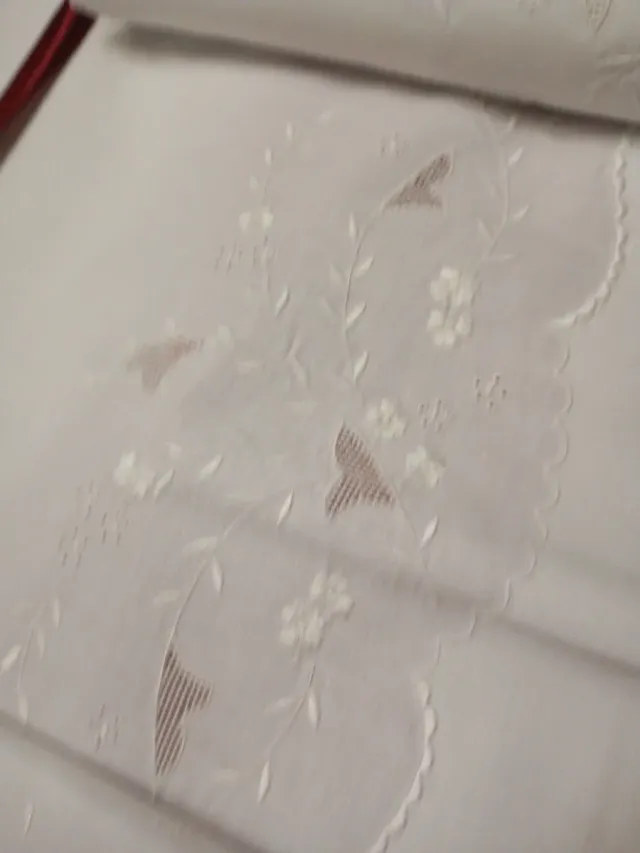 Juego de cama bordado y filtiré tolra sin iniciale