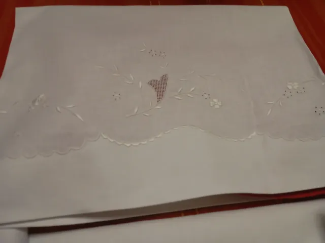 Juego de cama bordado y filtiré tolra sin iniciale