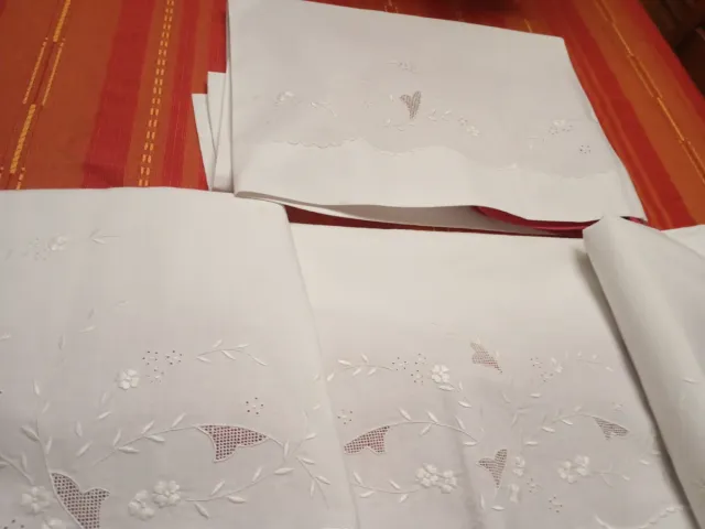 Juego de cama bordado y filtiré tolra sin iniciale