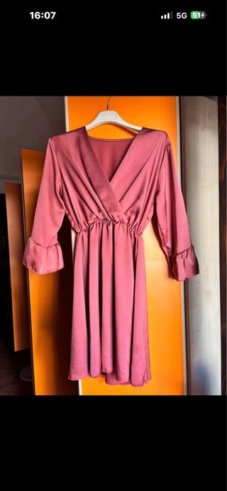 Vestito elegante rosa