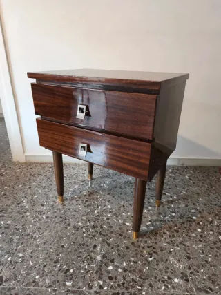 Mesita de noche vintage