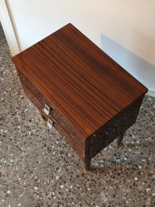 Mesita de noche vintage