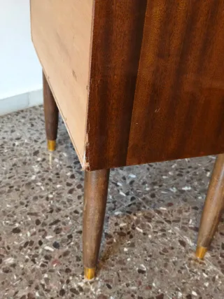 Mesita de noche vintage