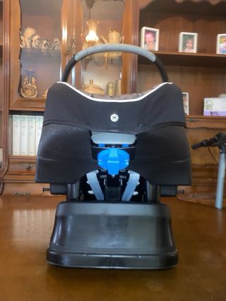 Silla de coche para bebé marca chicco
