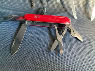 3 Canivetes Victorinox (Huntsman, Climber, Camper)