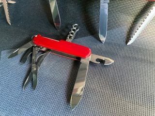 3 Canivetes Victorinox (Huntsman, Climber, Camper)