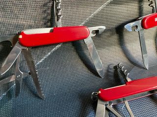 3 Canivetes Victorinox (Huntsman, Climber, Camper)