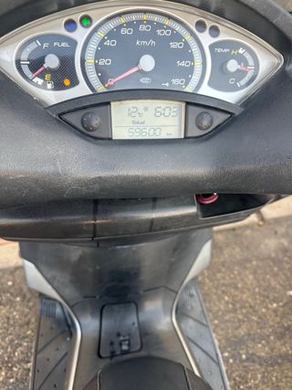 Yamaha X-MAX 250i con avería.