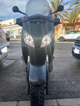 Yamaha X-MAX 250i con avería.