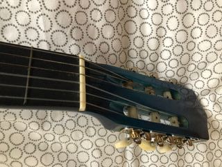 Guitarra española azul