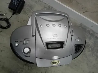 Radio CD TV Seleco