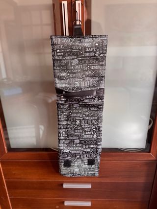 Estuche colgador maquillaje Mary Kay negro