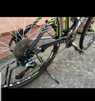 Bicicleta Cannondale 26" de fibra de carbono