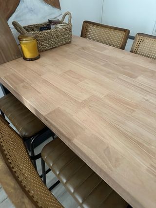 Mesa alta de madera y metal