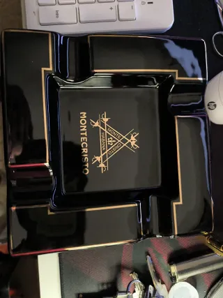 Cenicero Montecristo Habana Negro Cerámica