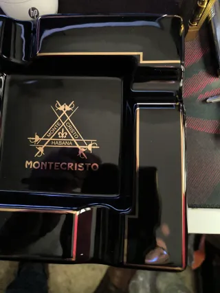 Cenicero Montecristo Habana Negro Cerámica