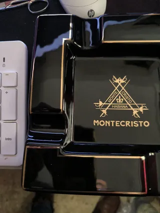 Cenicero Montecristo Habana Negro Cerámica