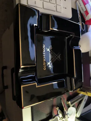 Cenicero Montecristo Habana Negro Cerámica