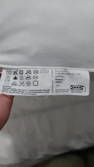 Almohada blanca de tela