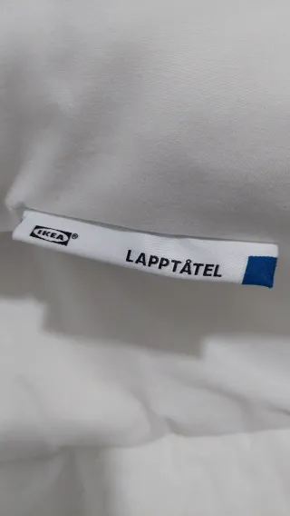 Almohada blanca de tela