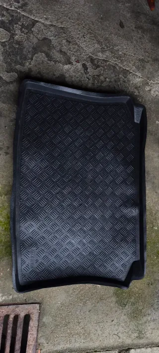 Alfombra de goma para maletero Seat Ibiza 6l