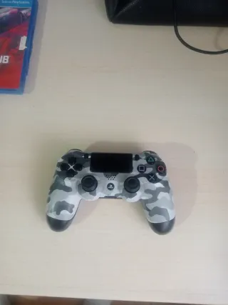 PS4 Slim 1TB + Mando + 3 Juegos