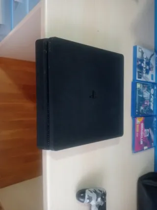 PS4 Slim 1TB + Mando + 3 Juegos