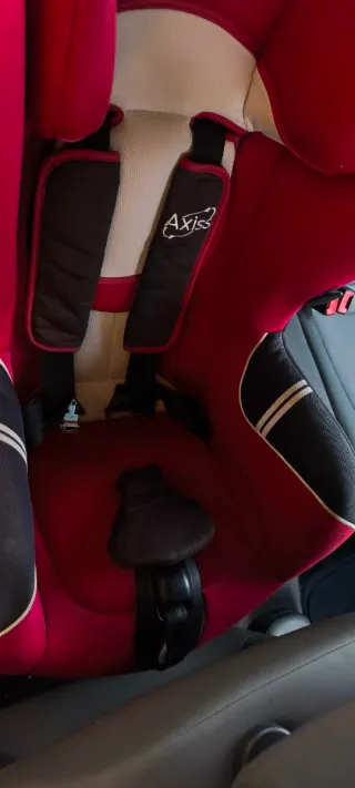 Silla de coche infantil AXISS roja Giratoria