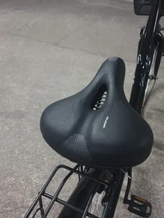 Bicicleta Urbana Negra con Cesta